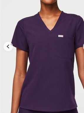 FIGS Women's Catarina V-Neck Scrub Top in Deep Purple XXS NWT